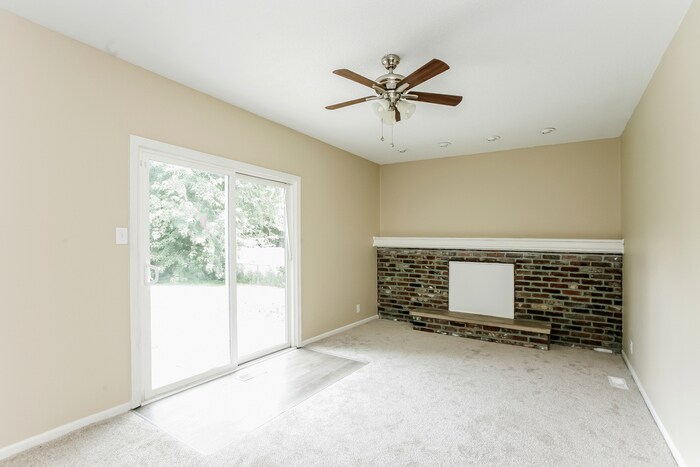 Building Photo - 1808 Forsythia Dr