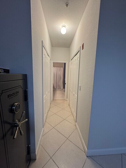 Building Photo - 4415 SW 160th Ave