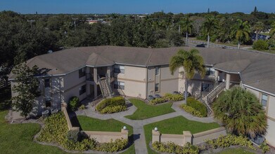 Building Photo - 2625 Heathcote Dr