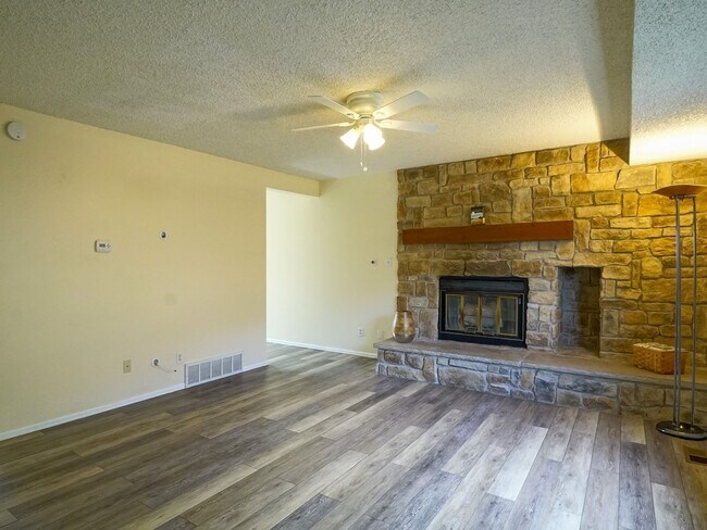 Building Photo - 3372 Capstan Way