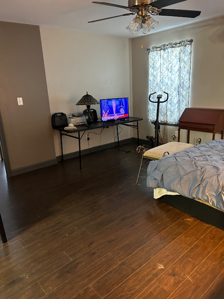 Building Photo - 222 State Rd S-42-941