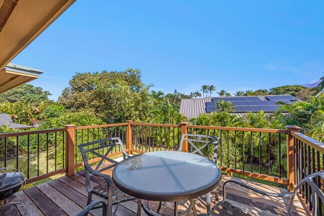 Building Photo - Single-family home with upstairs & downstairs rentals