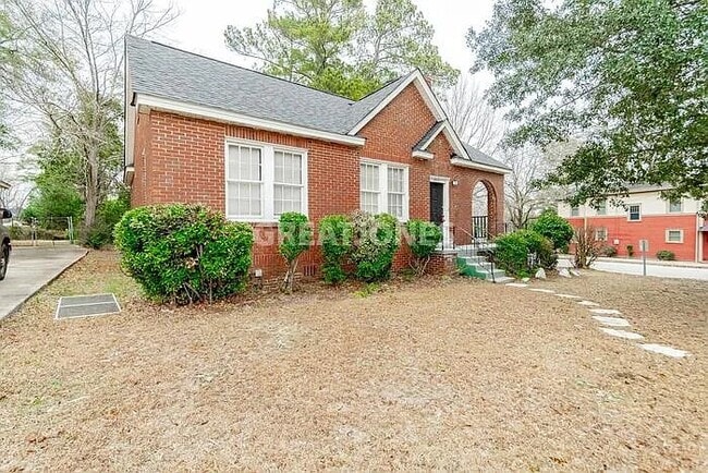 Building Photo - 1315 Lorick Ave