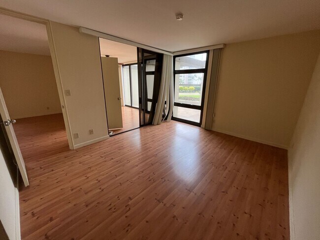 Building Photo - Yacht Harbor Towers (Ala Moana)-1282 sf, 2...