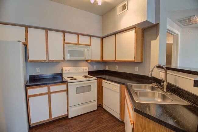 Building Photo - 2320 Gracy Farms Ln