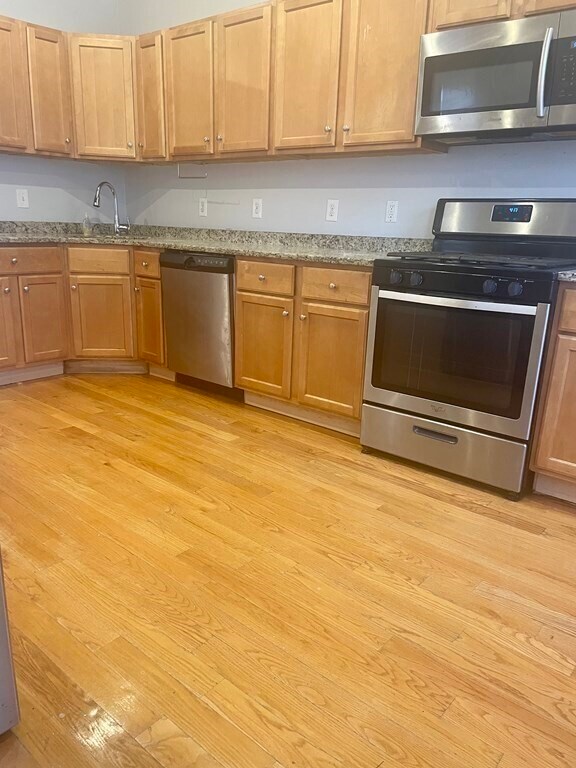 Primary Photo - 16 Wilcock St