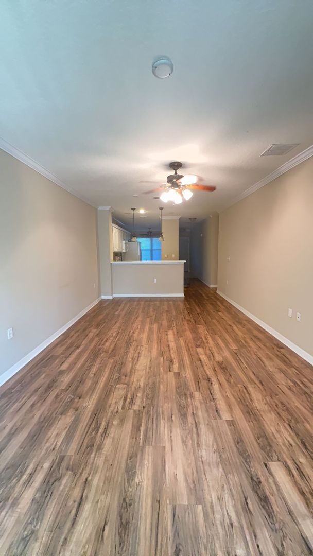 Building Photo - Adorable 2-bedroom, 2-bathroom 1st floor c...