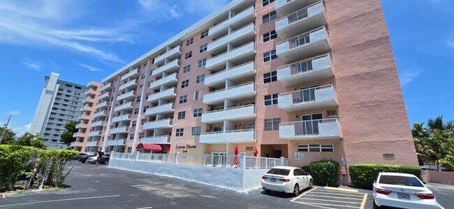 Primary Photo - 3201 NE 14th Street Causeway