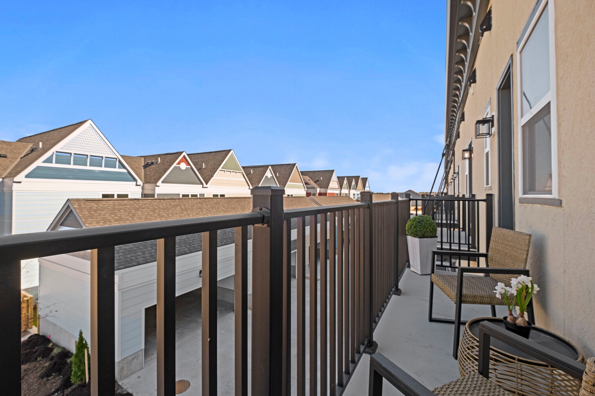 Building Photo - 445 SW Longview Blvd