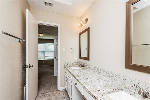 Building Photo - 1401 Del Rio Dr