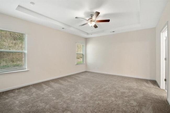 Building Photo - 194 Marion Dr