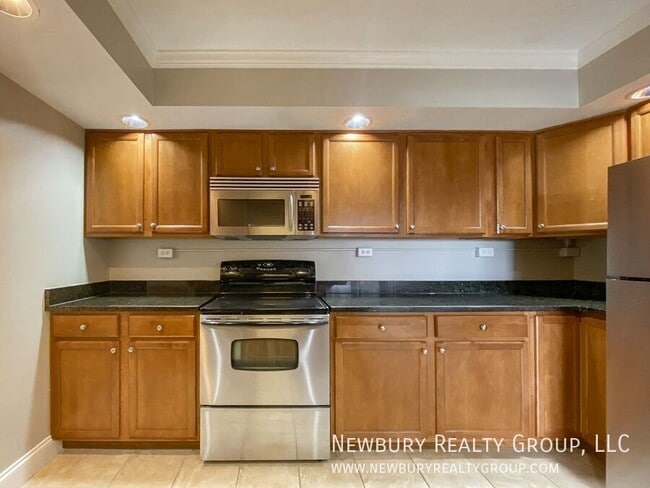 Building Photo - 530 N Main St