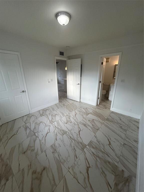 Building Photo - 912 NE 15th Ave