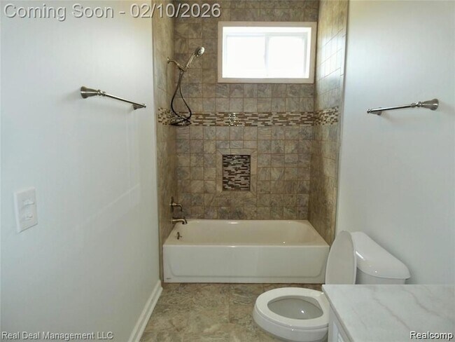 Building Photo - 485 Upland Ave