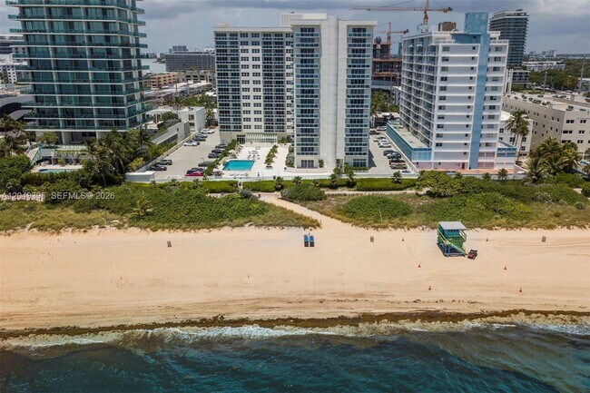 Building Photo - 6917 Collins Ave