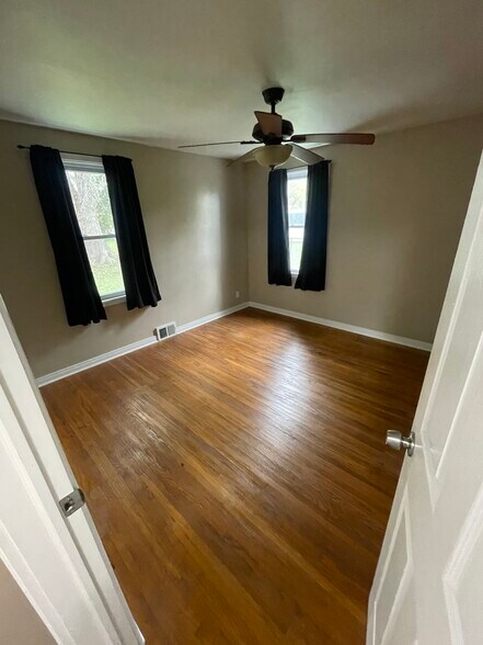 Building Photo - 165 Boncroft Dr
