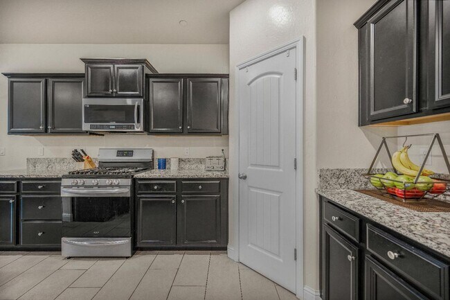 Building Photo - Newly Built Lennar Home in Northwest Fresno