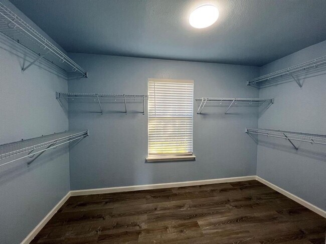 Building Photo - 1705 Westminster Way