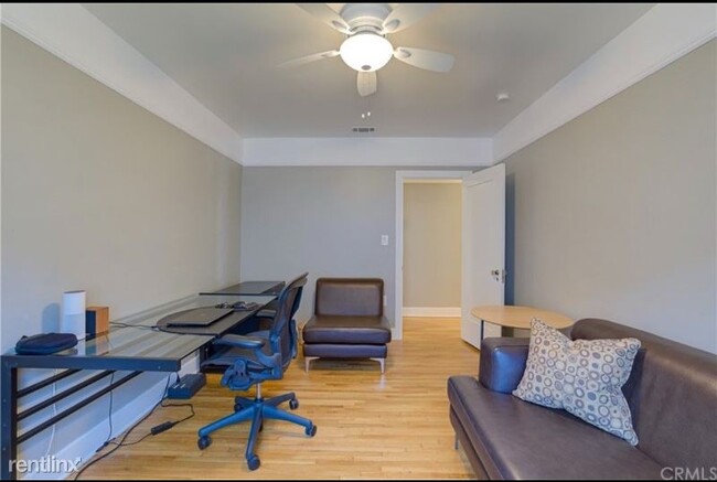 Building Photo - 3 br, 2 bath House - 221 N Berkeley Ave
