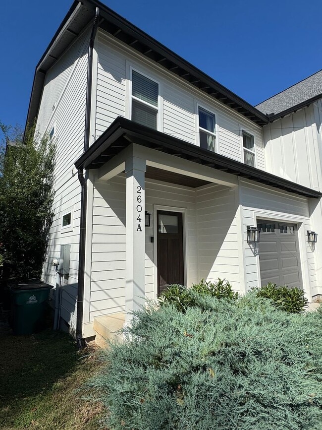 Primary Photo - 3 bed. 2.5 bath in East Nashville ready fo...