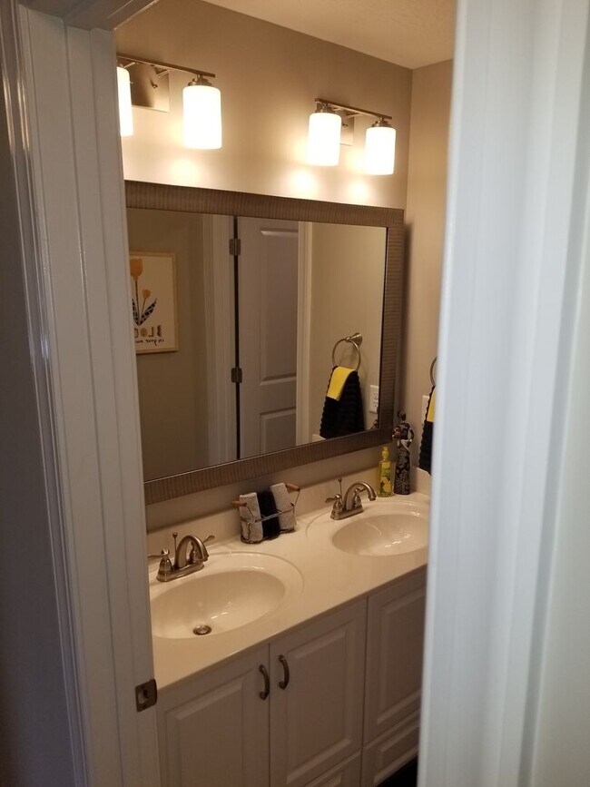 Building Photo - 2 Story 4 Bedroom Home Near Fort Gordon