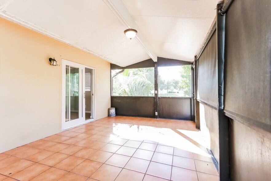 Building Photo - 201 Newcastle St