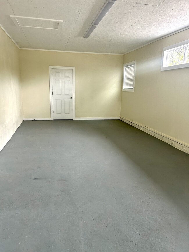 Building Photo - 1307 B St SE