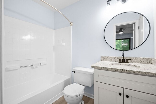 Building Photo - Fully Renovated Condo for Rent in Virginia...