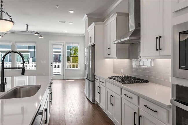 Building Photo - 455 Ashbury Dr