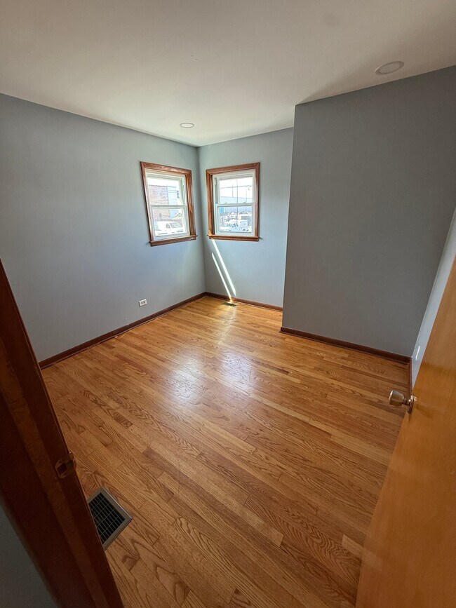 Building Photo - 1834 N 22nd Ave