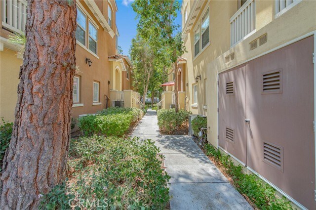 Building Photo - 216 Timberwood