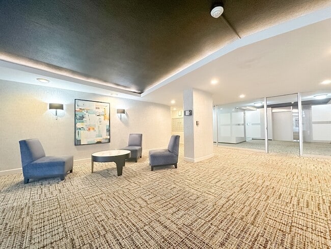 Building Photo - 19 Winchester St