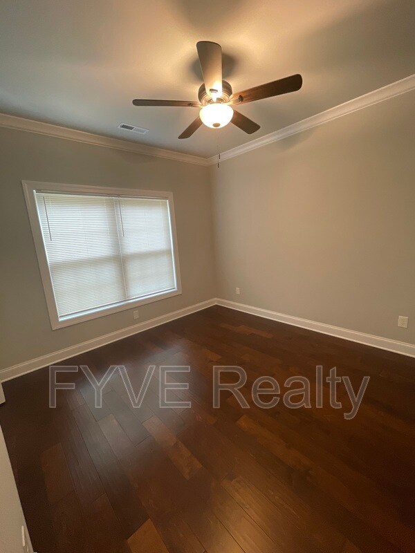 Building Photo - 120 Utsesti Way