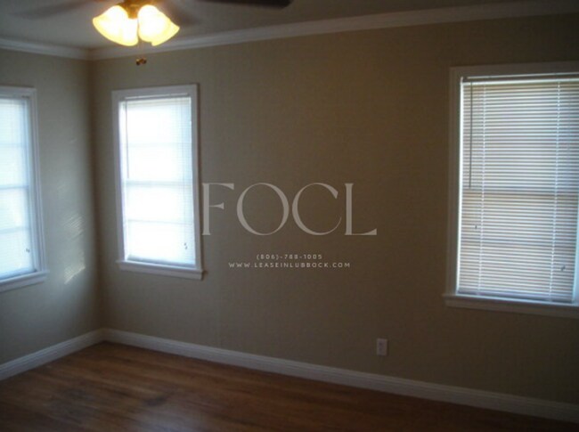 Building Photo - Beautiful Hardwood floors!  3/1/1 in the Medical District