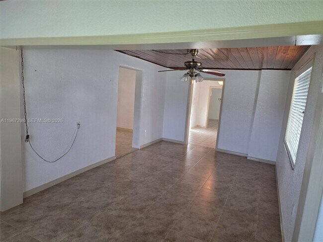 Building Photo - 4321 Kirby Loop Rd