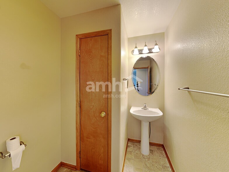 Building Photo - 6293 Brantly Ave