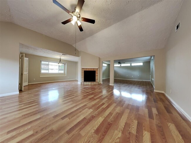 Building Photo - 2218 Barrington Pl Dr