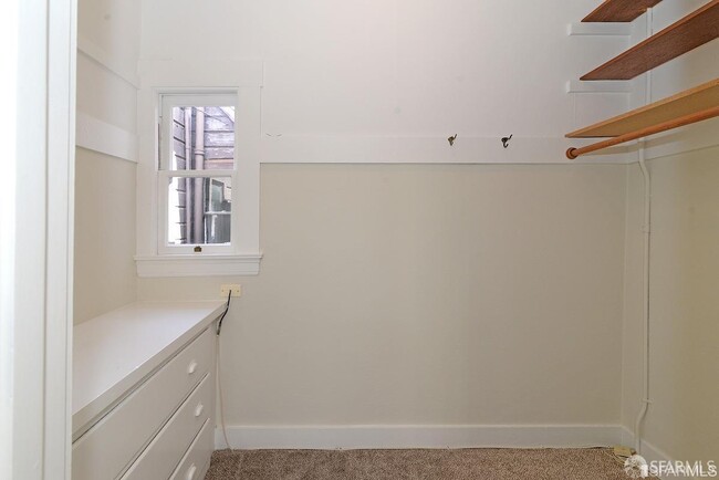 Building Photo - 17 Woodland Ave