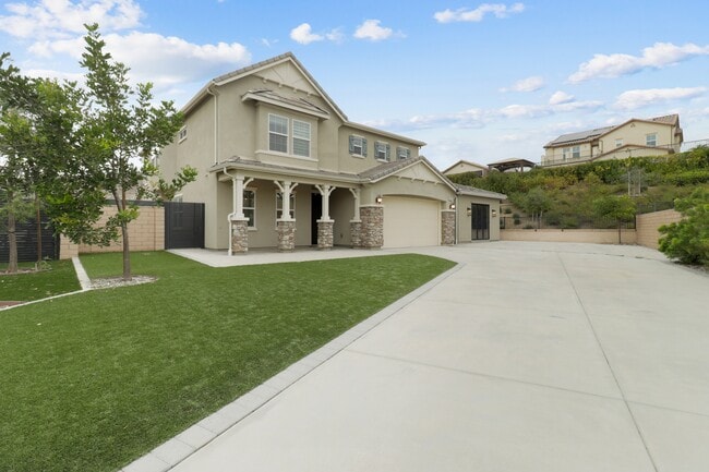 Building Photo - 3511 Pear Ct