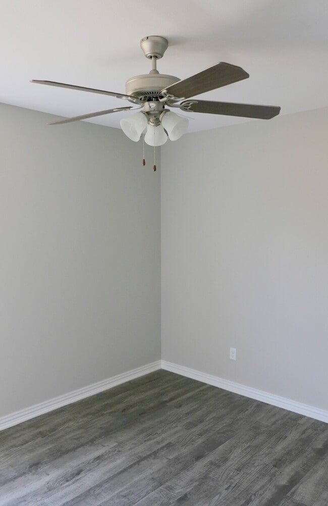 Building Photo - 1/2 off first month rent!  Three Bedroom Two Bath - Now $1,799 a month!