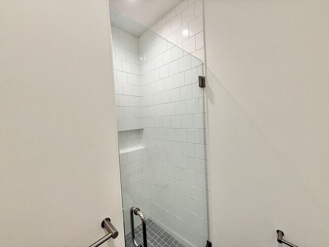 Building Photo - 511 S Bloodworth St