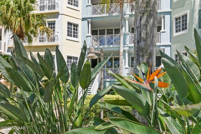 Building Photo - 102 Yacht Harbor Dr