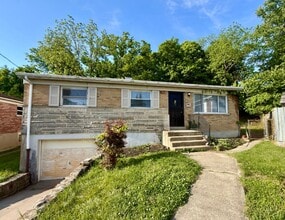 Building Photo - Newly Renovated Move-In Ready 3 Bed, 3 Bath Home!