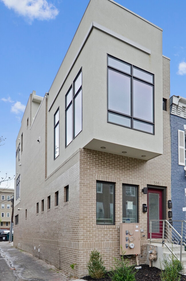Building Photo - 2006 10th St NW