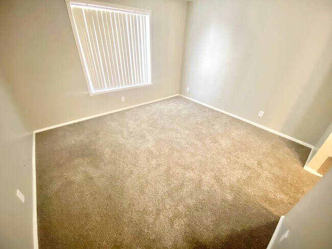 Building Photo - ADORABLE GATED CONDO LOCATED IN A GATED CO...