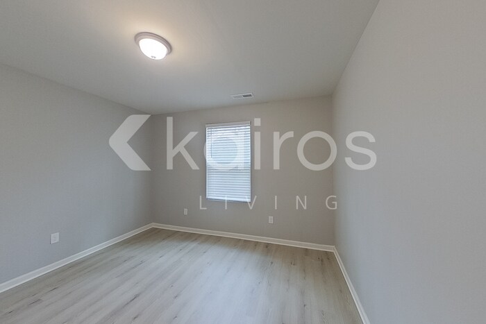 Building Photo - 2595 Provence Dr SE