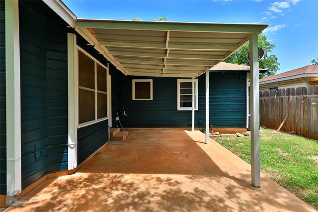 Building Photo - 726 Woodlawn Dr