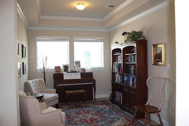 Building Photo - 393 Dayridge Dr