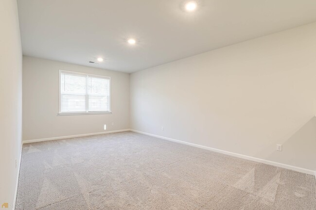 Building Photo - 360 Caledonia Ct
