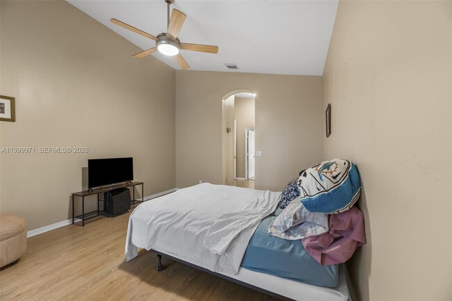 Building Photo - 7363 Via Luria